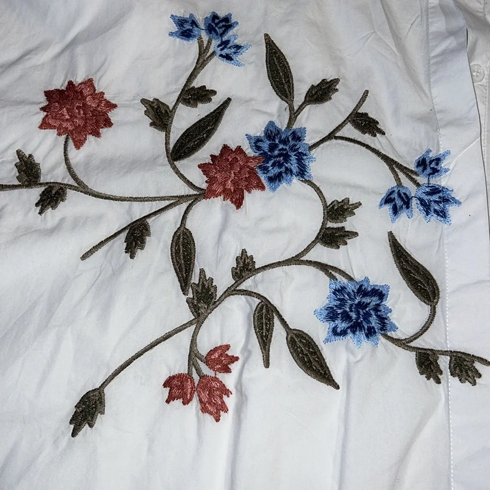 Two by Vince Camuto Long Sleeve Embroidered Bubble Sleeve Button Down Shirt 3X - Picture 3 of 8